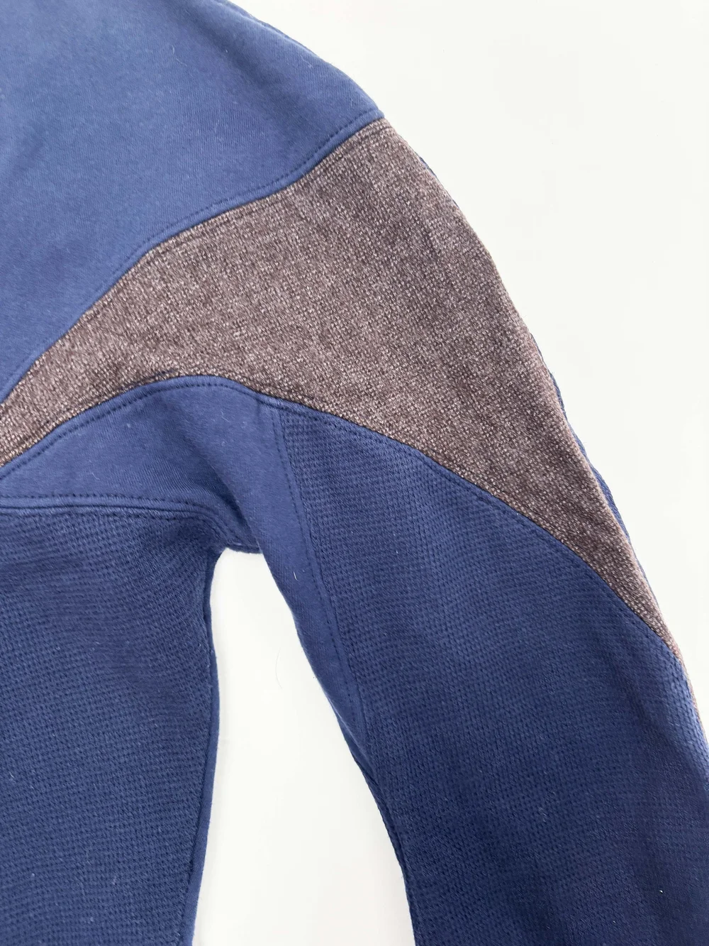 Balenciaga F/W 2003 navy cropped sweater — JAMES VELORIA